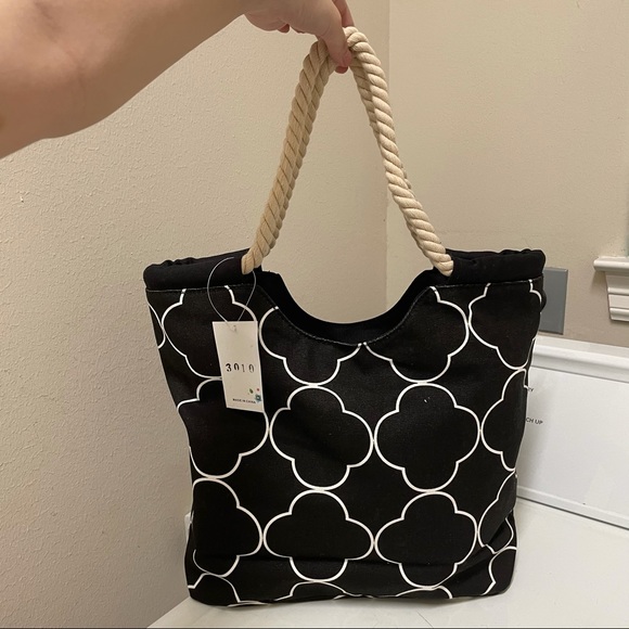 QUATREFOIL CANVAS TOTE BAG - Picture 3 of 13
